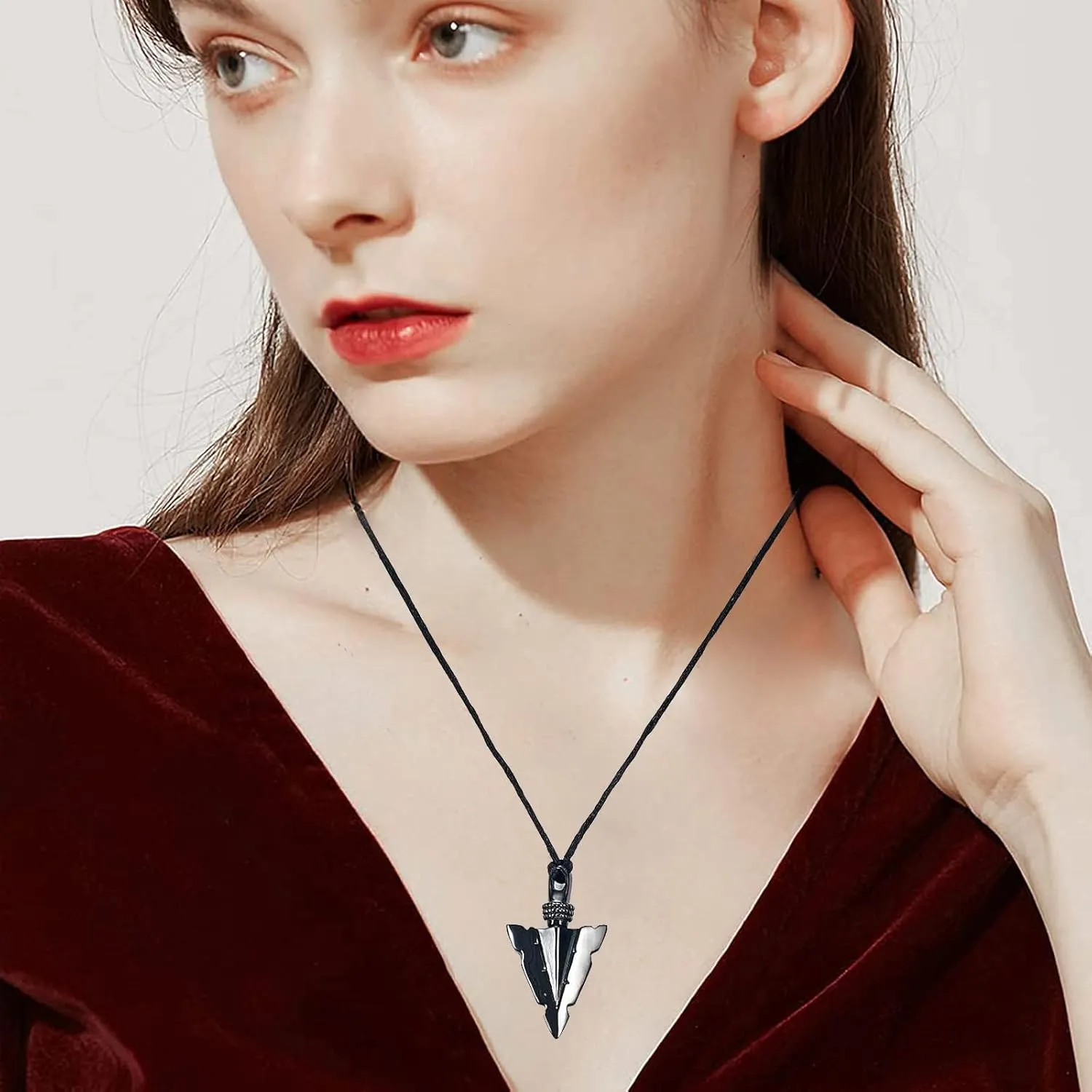 Hearbeingt Urn Necklace for Men Arrowhead Cremation Ash Jewelry Memorial Lockets Pendant Keepsakes for Human Ashes for Women Memory Gift
